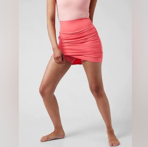 Athleta Pants - Athleta Transcend Ruched Skort in Coral Pink